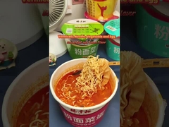 YangZhangGui's Vermicelli rápido e fácil e macarrão com bife cozido e tomate