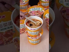 macarrão instantâneo, vermicelli, vegetais e ovo novo sabor