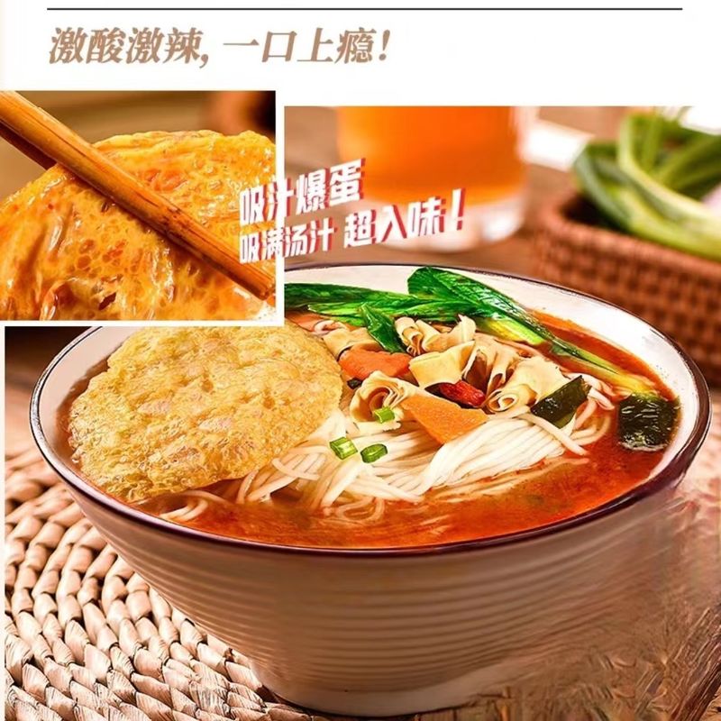 Cozinha Rápida e Fácil de Macarrão Instantâneo ramen Com Vegetais e Ovos, macarrão instantâneo saudável