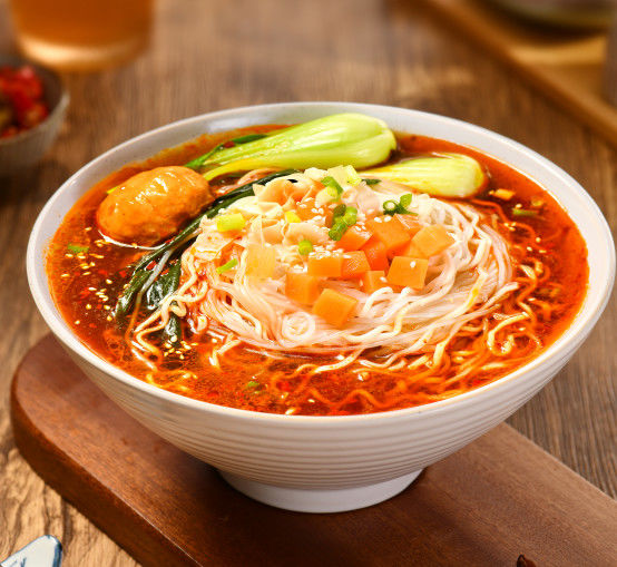 185g * 12 macarrão instantâneo e vermicelli barril Uma combinação perfeita de temperos e ingredientes com ovo