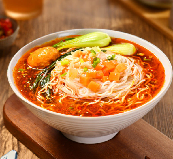 Sopa Instant Rattan Pimenta peixe cozido sabor macarrão instantâneo e vermicelli delicioso 196g