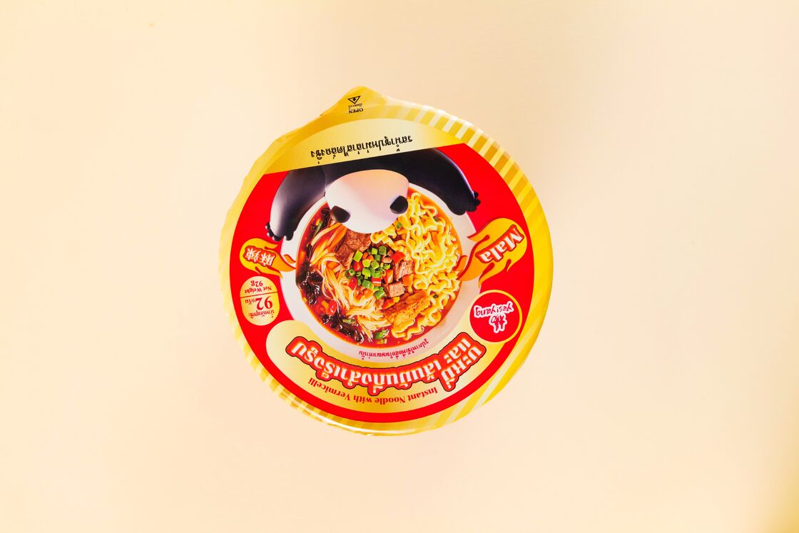 Vermicelli Cup Spicy Noodles Instant Noodles Vida útil 12 meses Perfeito para varejo de alimentos e canais de distribuição